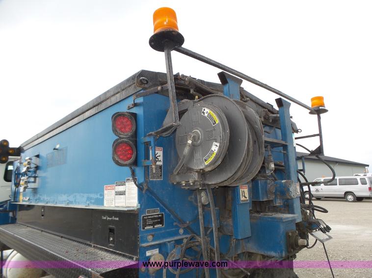 image for item L4004 2003 International DuraStar 4300 pothole patching truck