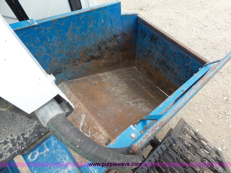 image for item L4004 2003 International DuraStar 4300 pothole patching truck