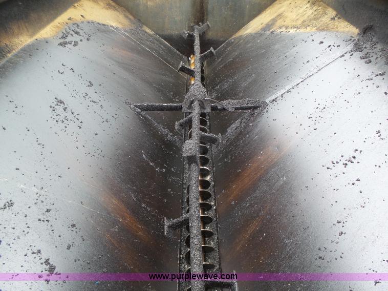 image for item L4004 2003 International DuraStar 4300 pothole patching truck