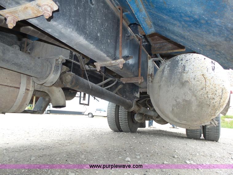 image for item L4004 2003 International DuraStar 4300 pothole patching truck