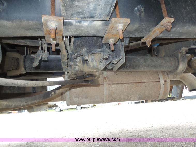 image for item L4004 2003 International DuraStar 4300 pothole patching truck