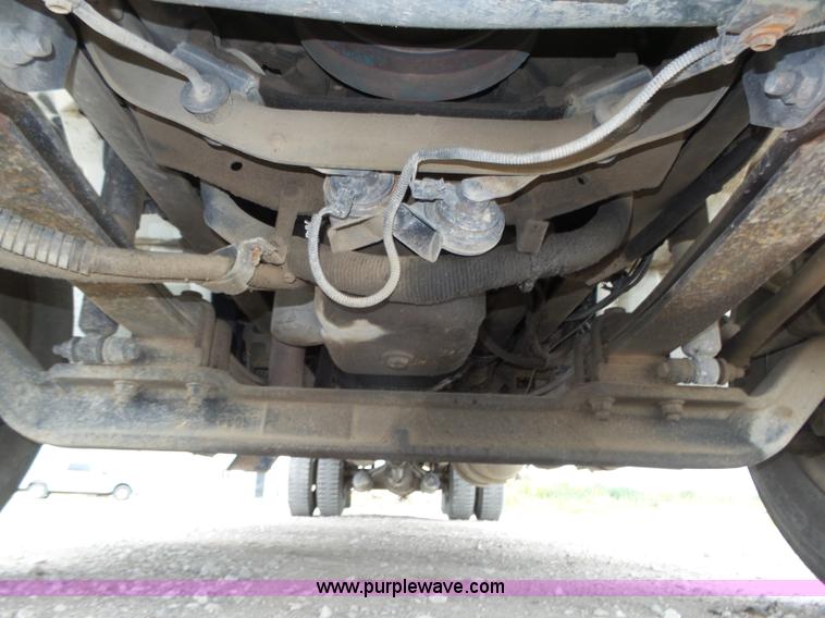 image for item L4004 2003 International DuraStar 4300 pothole patching truck