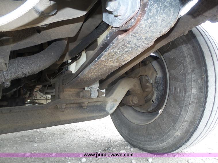 image for item L4004 2003 International DuraStar 4300 pothole patching truck