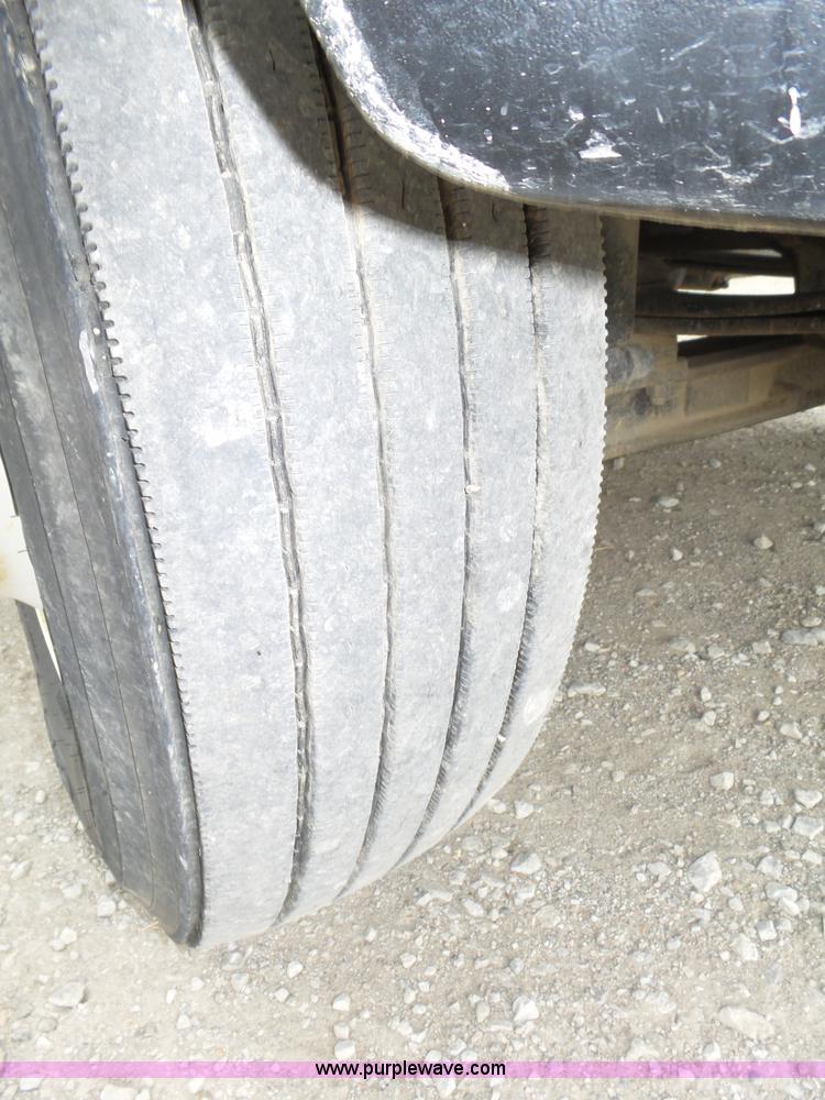 image for item L4004 2003 International DuraStar 4300 pothole patching truck