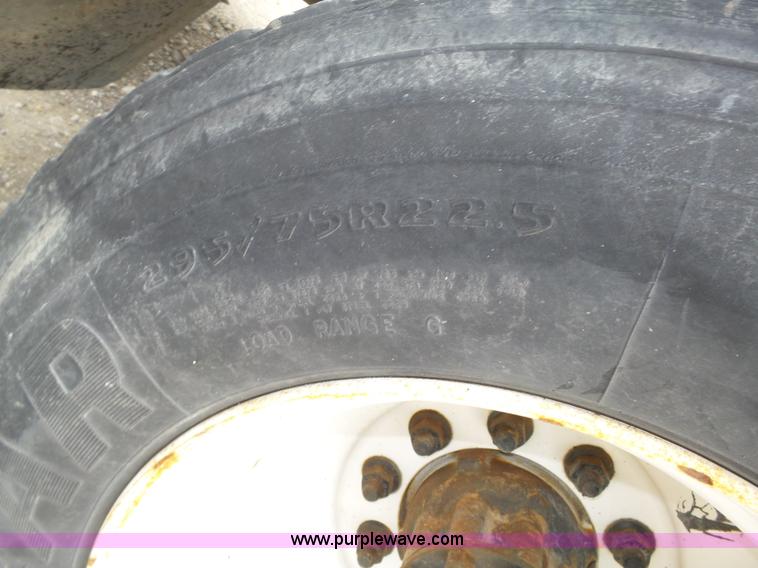 image for item L4004 2003 International DuraStar 4300 pothole patching truck