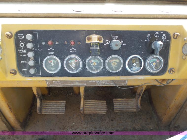 image for item L4018 1980 Caterpillar 955L track loader