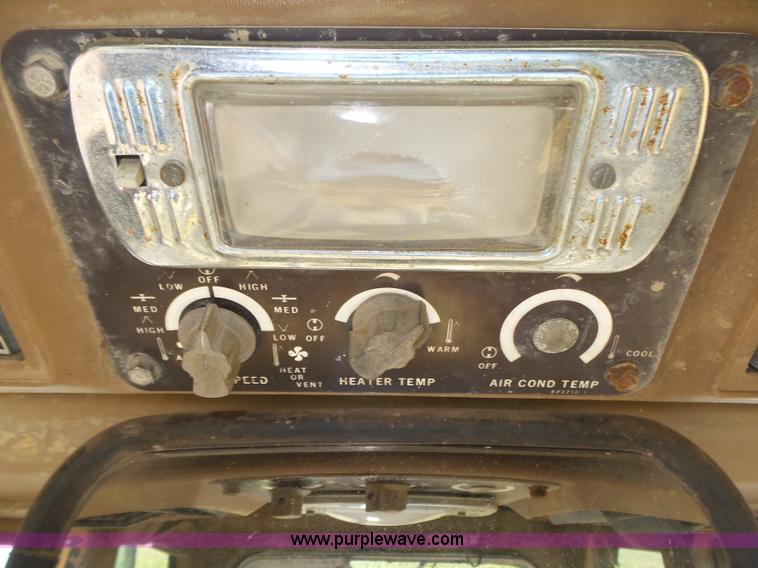 image for item L4018 1980 Caterpillar 955L track loader