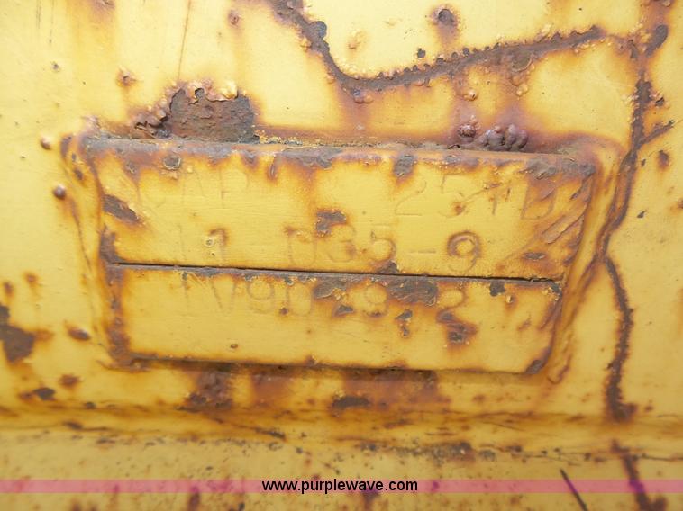 image for item L4018 1980 Caterpillar 955L track loader