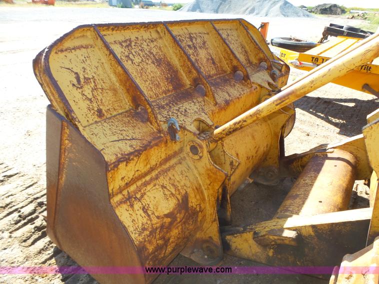 image for item L4018 1980 Caterpillar 955L track loader