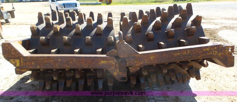 image for item L4019 Etourneau double drum padfoot roller