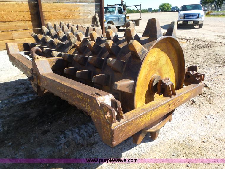 image for item L4019 Etourneau double drum padfoot roller