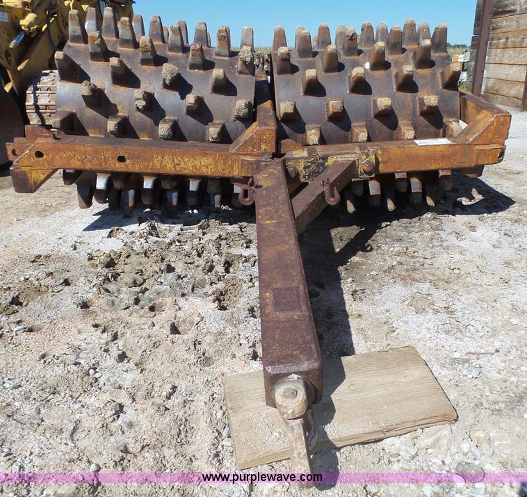 image for item L4019 Etourneau double drum padfoot roller