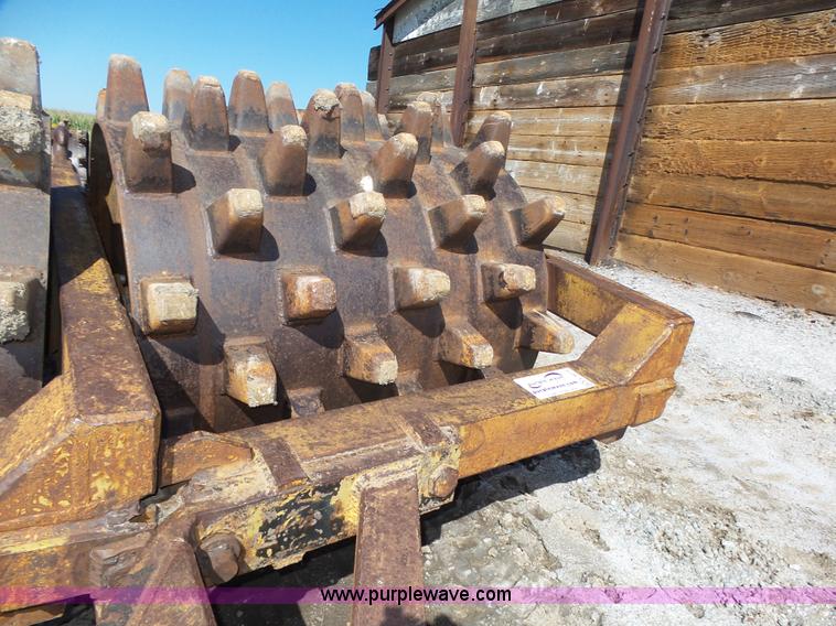 image for item L4019 Etourneau double drum padfoot roller