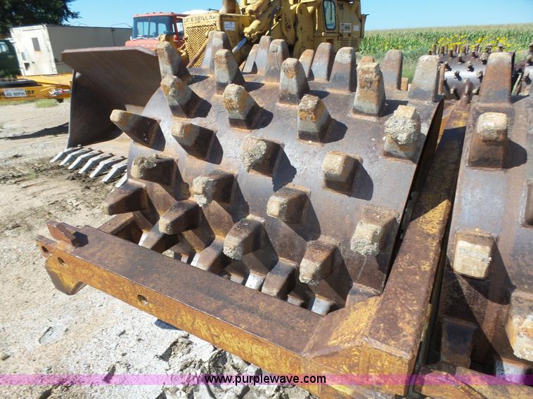 image for item L4019 Etourneau double drum padfoot roller