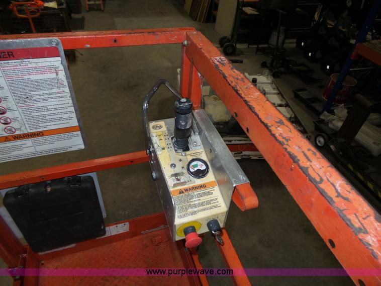 image for item L4038 2004 Sky Jack SJIII 3219 scissor lift