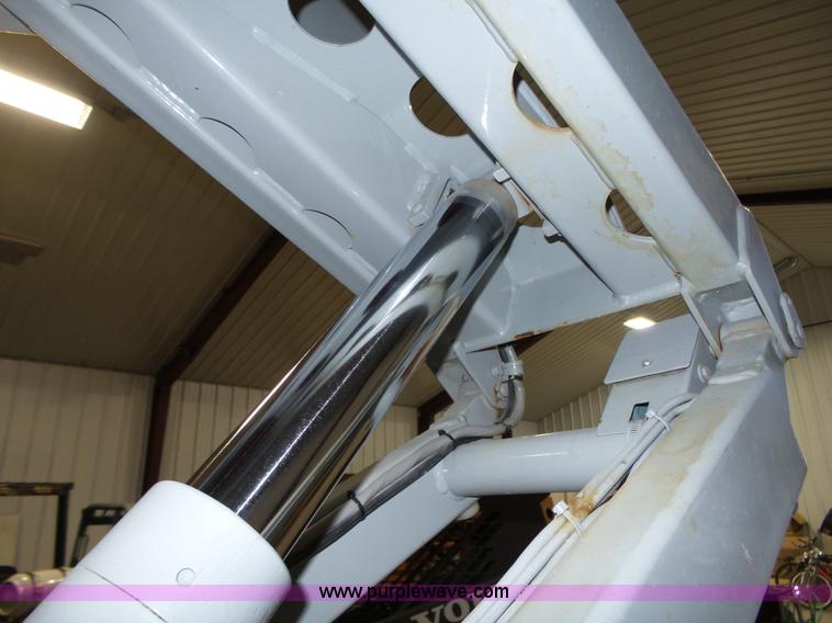 image for item L4038 2004 Sky Jack SJIII 3219 scissor lift