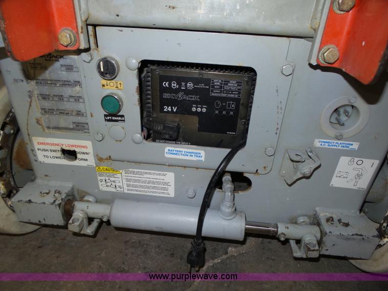 image for item L4038 2004 Sky Jack SJIII 3219 scissor lift