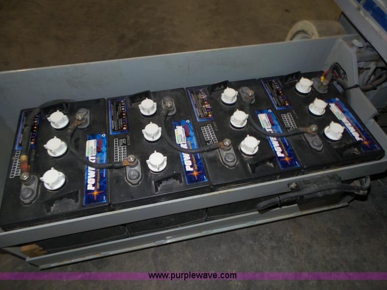 image for item L4038 2004 Sky Jack SJIII 3219 scissor lift