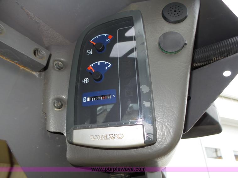 image for item L4039 2006 Volvo MC80B skid steer