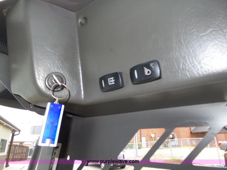 image for item L4039 2006 Volvo MC80B skid steer