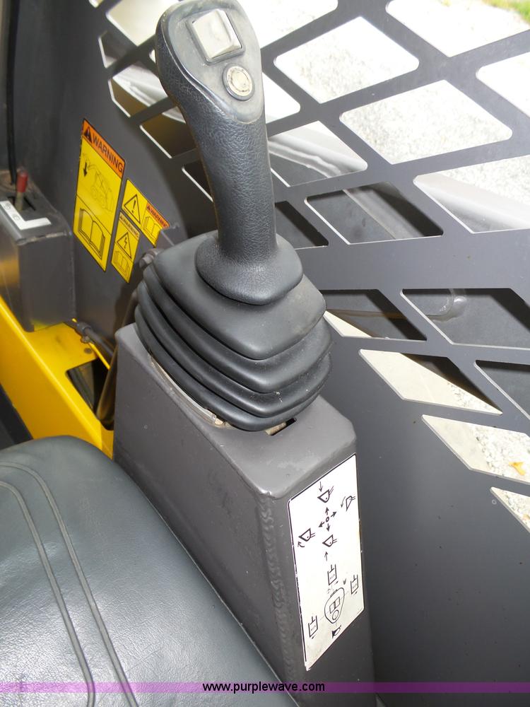 image for item L4039 2006 Volvo MC80B skid steer