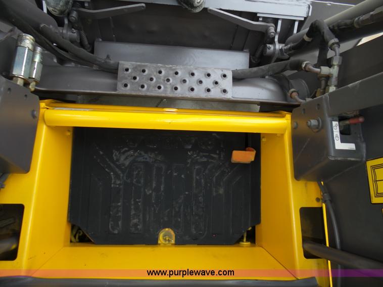 image for item L4039 2006 Volvo MC80B skid steer