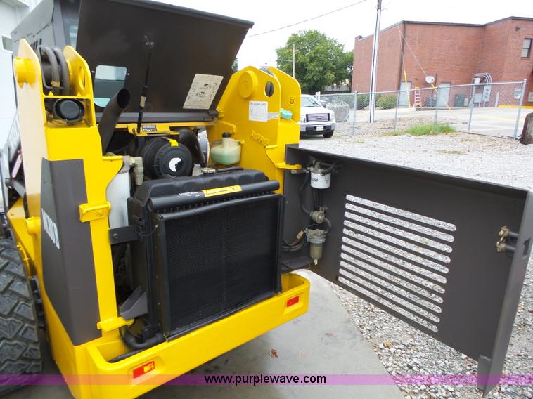 image for item L4039 2006 Volvo MC80B skid steer