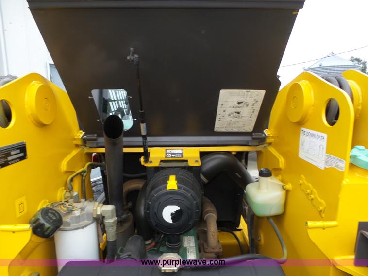 image for item L4039 2006 Volvo MC80B skid steer