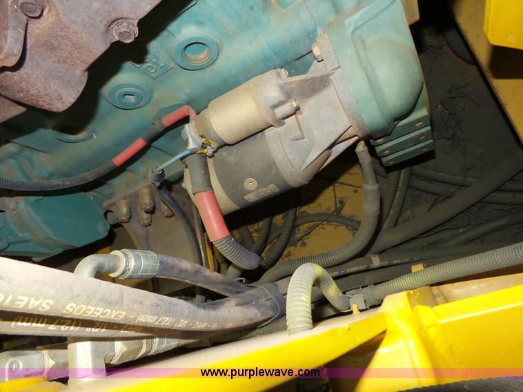 image for item L4039 2006 Volvo MC80B skid steer