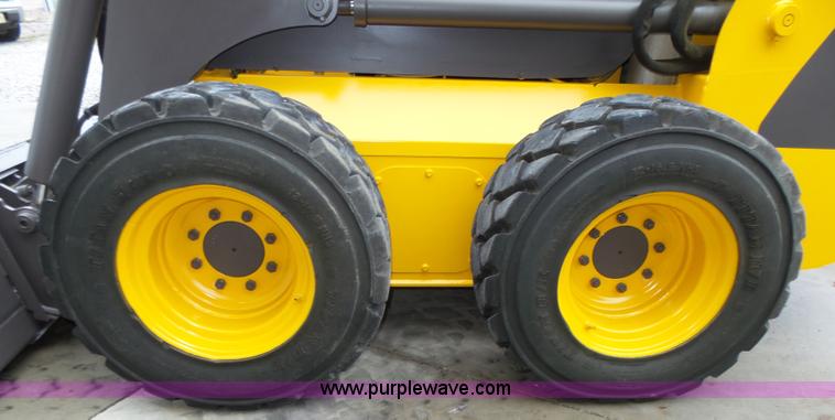 image for item L4039 2006 Volvo MC80B skid steer