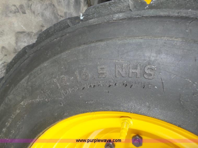 image for item L4039 2006 Volvo MC80B skid steer