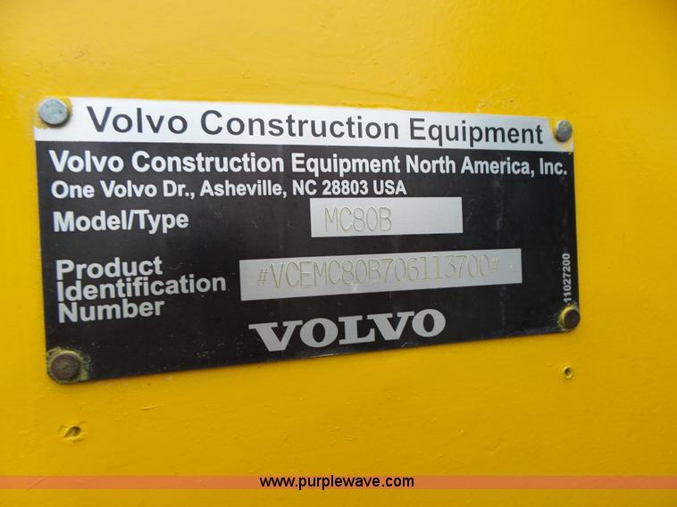 image for item L4039 2006 Volvo MC80B skid steer