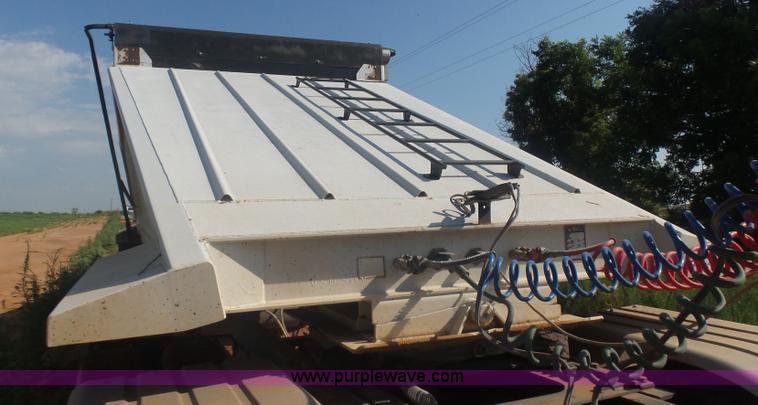 image for item L5990 2005 Pack Mule BDT-40 bottom dump trailer