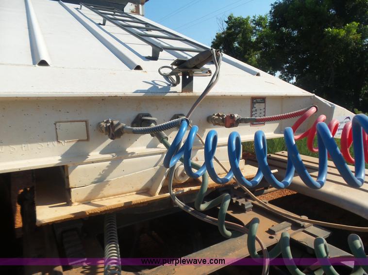 image for item L5990 2005 Pack Mule BDT-40 bottom dump trailer