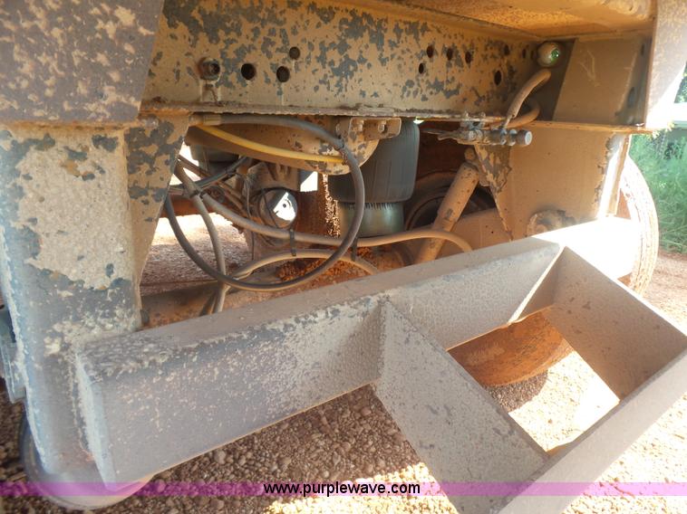 image for item L5990 2005 Pack Mule BDT-40 bottom dump trailer