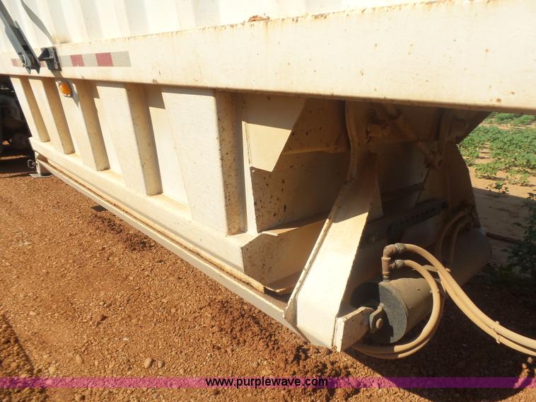 image for item L5990 2005 Pack Mule BDT-40 bottom dump trailer