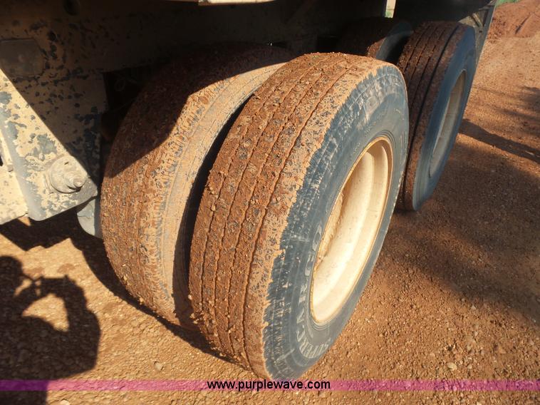 image for item L5990 2005 Pack Mule BDT-40 bottom dump trailer