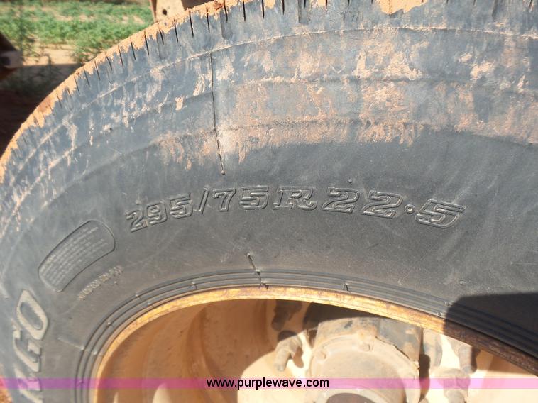 image for item L5990 2005 Pack Mule BDT-40 bottom dump trailer