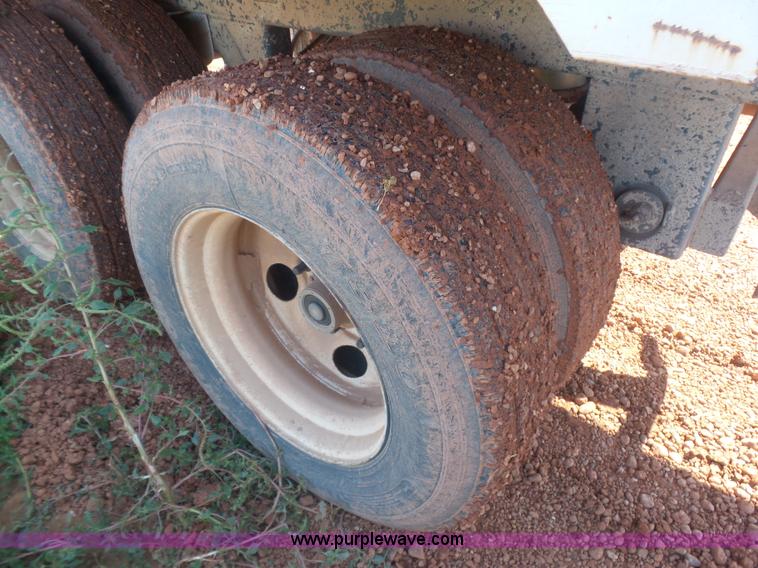 image for item L5990 2005 Pack Mule BDT-40 bottom dump trailer