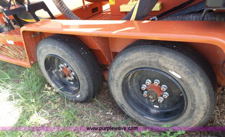 image for item L6613 2014 Ditch Witch FX30 vacuum trailer