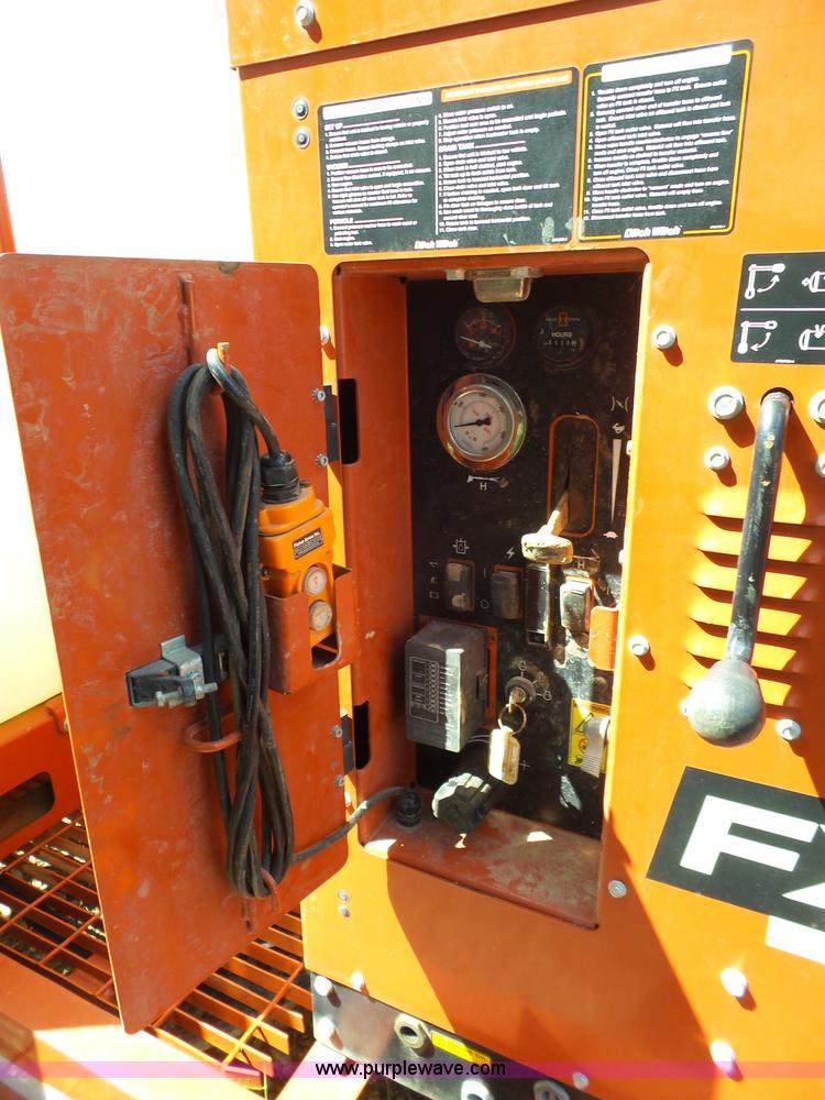 image for item L6613 2014 Ditch Witch FX30 vacuum trailer