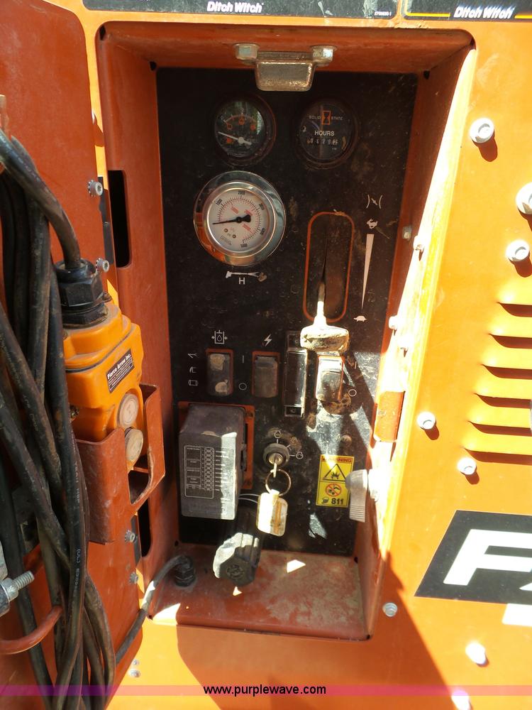 image for item L6613 2014 Ditch Witch FX30 vacuum trailer