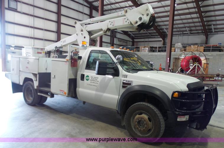 image for item L7078 2008 Ford F550 Super Duty XL bucket truck