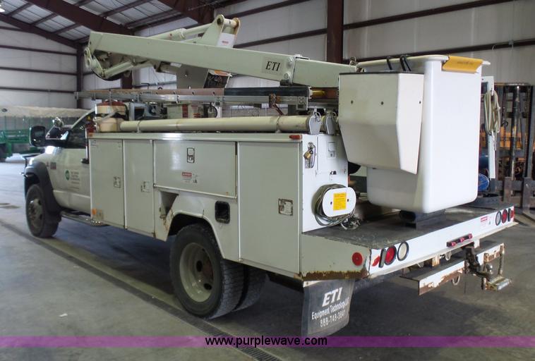 image for item L7086 2008 Dodge Ram 5500 bucket truck