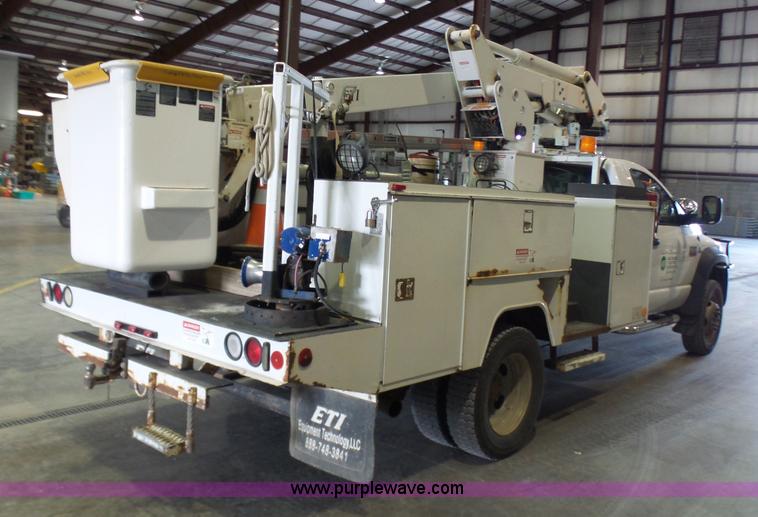 image for item L7086 2008 Dodge Ram 5500 bucket truck
