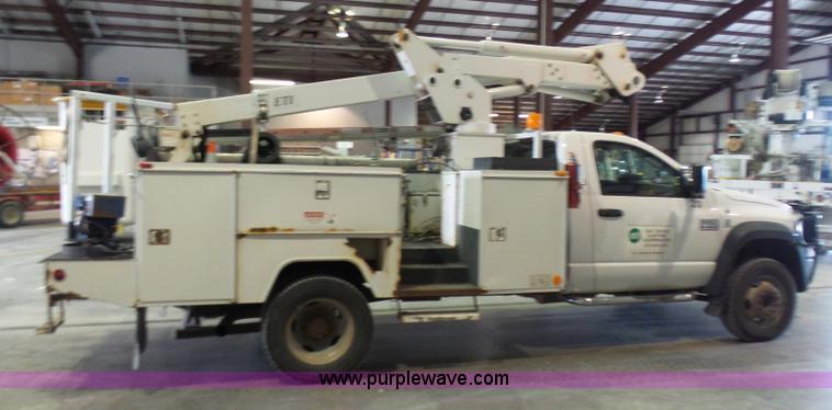 image for item L7086 2008 Dodge Ram 5500 bucket truck