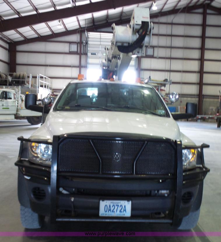image for item L7086 2008 Dodge Ram 5500 bucket truck