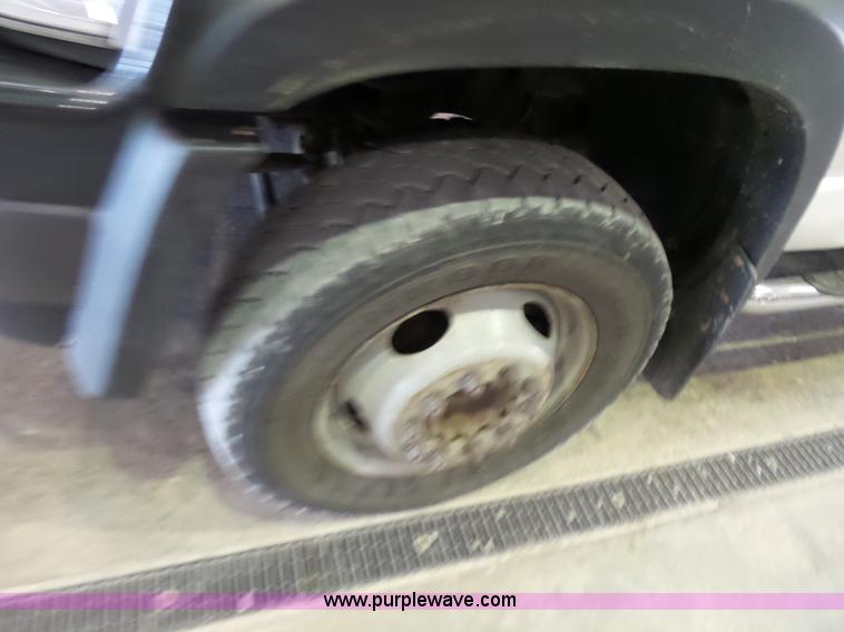 image for item L7086 2008 Dodge Ram 5500 bucket truck