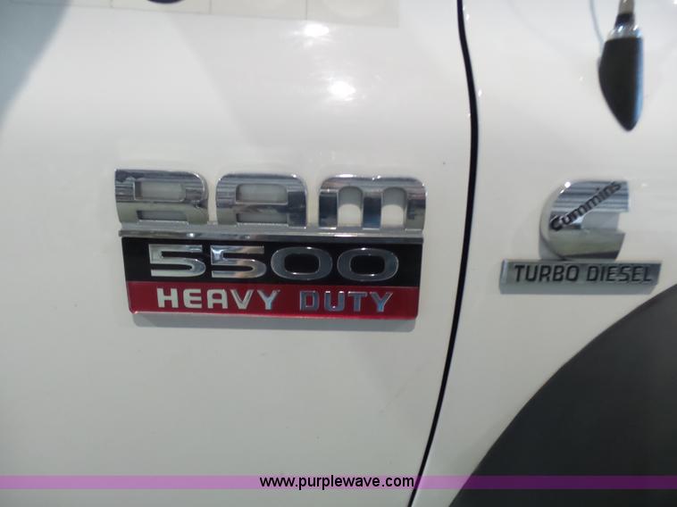 image for item L7086 2008 Dodge Ram 5500 bucket truck