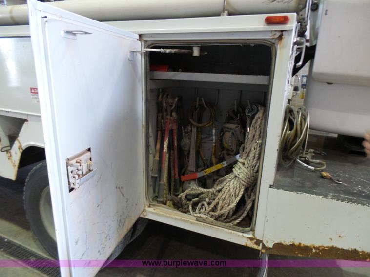 image for item L7086 2008 Dodge Ram 5500 bucket truck